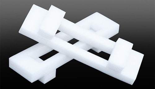 EPE包裝材料的種類: EPE珍珠棉、 珍珠棉袋、 泡泡粒、 珍珠棉板。 珍珠棉或珍珠棉袋的特性:質輕柔軟,無臭無毒,耐沖擊性,保護產品給予足夠的緩沖和表面保護。 泡泡粒的特性:不易破損,可填塞較細小的縫隙,易用于外觀復雜的產品保護。